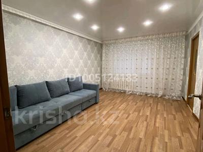 4-комнатная квартира · 58.8 м² · 4/5 этаж, Бауыржан Момышулы (Царева) 17 — Школа #1, магазин "Космос" за 14.5 млн ₸ в Аксу