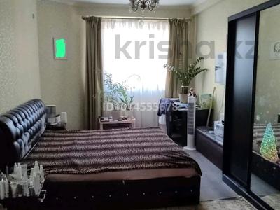 3-комнатная квартира · 120 м² · 9/9 этаж, Валиханова — Ближе к пересечению улицы Махамбета за 370 000 ₸ в Атырау