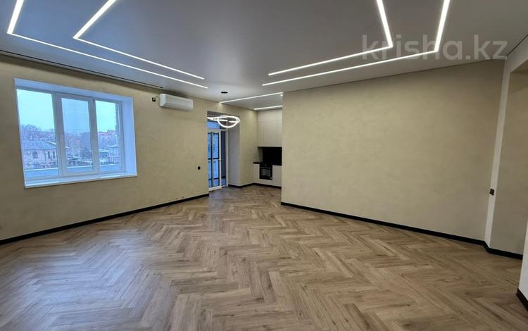 3-комнатная квартира · 104 м² · 3/9 этаж, мкр Новый Город, Чижевского 9а — ЖК Бульвар за ~ 100 млн ₸ в Караганде, Казыбек би р-н — фото 2