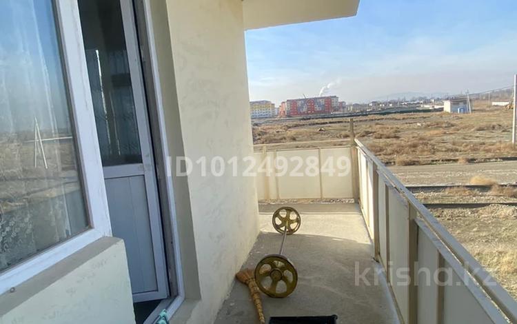 2-бөлмелі пәтер · 54 м² · 2/5 қабат, Улы Дала ш/а. 1029, бағасы: 14.8 млн ₸ в Таразе, мкр Улы Дала — фото 5