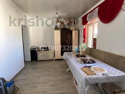 Отдельный дом · 4 комнаты · 130 м² · 8 сот., мкр Самал-2, Самал Қазына 32 — Самал базардың артында Қазына көшесі за 39 млн ₸ в Шымкенте, Абайский р-н