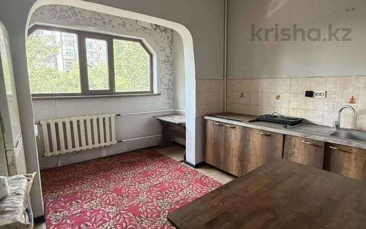 2-бөлмелі пәтер · 65 м² · 3/5 қабат, мкр Аксай-5 7, бағасы: 250 000 ₸ в Алматы, Ауэзовский р-н — фото 2