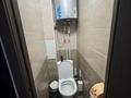 2-комнатная квартира · 48 м² · 3/5 этаж, Майкудук, 15й микрорайон 24 — Если квартира в ипотеке, лучше сразу указать это в объявлении, чтобы покупатели знали условия. Продам 2-комнатную квартиру Продаётся уютная 2-комнатная квартира. Светлая, тёплая, с удобной планировкой. Подходит для комфортного проживания семьи. Квартира находится в ипотеке. Продажа возможна с погашением ипотеки / через банк — все детали обсуждаются индивидуально. Хорошее расположение Рядом магазины, школа, детский сад, остановки Тёплая квартира Удобная планировка Цена: [указать цену] По всем вопросам пишите/звоните. за 12.1 млн ₸ в Караганде, Алихана Бокейханова р-н — фото 6