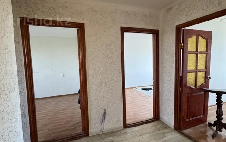 3-комнатная квартира · 61.5 м² · 5/5 этаж, Демократическая 1/1 — Автопарк за 13.5 млн ₸ в Уральске — фото 2