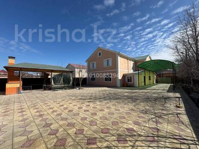 Отдельный дом · 8 комнат · 500 м² · 500 сот., мкр Лесхоз-2, Лесхоз 2 11 — 12 улица за 100 млн 〒 в Атырау