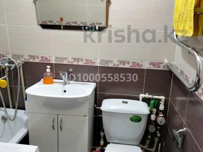 2-бөлмелі пәтер · 48 м² · 2/5 қабат, Абая 68/1 — Рынок"Есдаулет ", бағасы: 8.8 млн ₸ в Темиртау