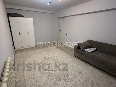 1-бөлмелі пәтер · 36 м² · 1/5 қабат, Радостовец 152/11 — Жандосова Розбакиева, бағасы: 200 000 ₸ в Алматы, Бостандыкский р-н