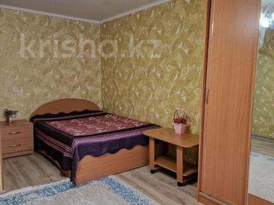 1-комнатная квартира, 33 м², 2/5 этаж помесячно, Назарбаева — 8 школа за 130 000 〒 в Петропавловске