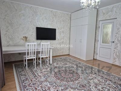 2-бөлмелі пәтер · 61.7 м² · 4/5 қабат, мкр Кадыра Мырза-Али 9, бағасы: 27.5 млн ₸ в Уральске