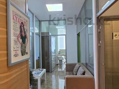 Свободное назначение, офисы, магазины и бутики, салоны красоты, медцентры и аптеки, образование, кабинеты и рабочие места · 82 м² за ~ 1.4 млн ₸ в Алматы, Медеуский р-н