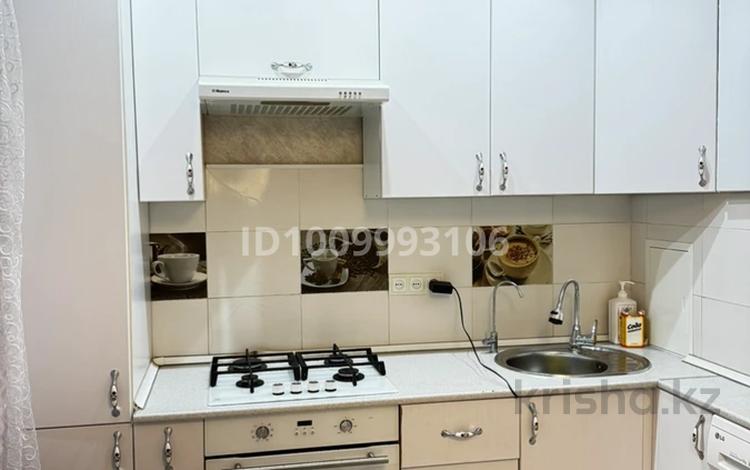 2-комнатная квартира · 57 м² · 2/9 этаж, 14-й мкр 33 за 160 000 ₸ в Актау — фото 2