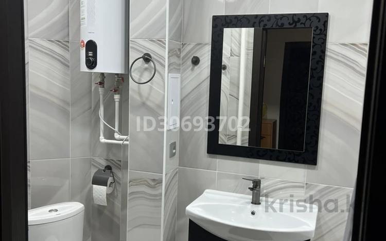 1-бөлмелі пәтер · 40 м² · 5/10 қабат, Набережная 9, бағасы: 13 000 ₸ в Павлодаре — фото 41