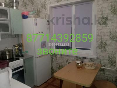 Продажа квартир в Восточно-Казахстанской обл.: 2-комнатная квартира · 48 м² · 5/5 этаж, Абая 7 за 15 млн 〒 2-комнатная квартира · 48 м² · 5/5 этаж, Абая 7 за 15 млн 〒 в Усть-Каменогорске, Ульбинский
