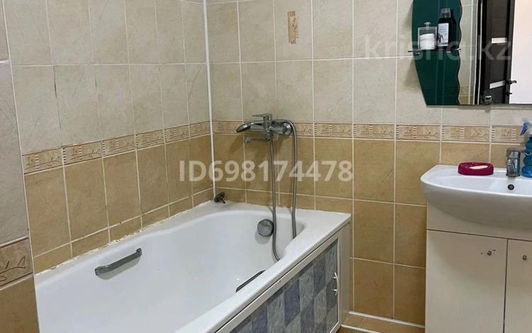 3-бөлмелі пәтер · 90 м² · 5/5 қабат, Жеті қазына ш/а. 6 — ул.маденова рядом инфинити торговый центр, бағасы: 27 млн ₸ в Атырау, мкр Жети Казына — фото 2