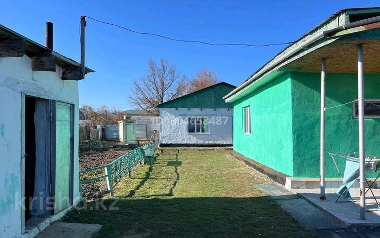 Отдельный дом · 3 комнаты · 100 м² · 6 сот., Б.Момышұлы 16 за 18 млн 〒 в Топаре — фото 2