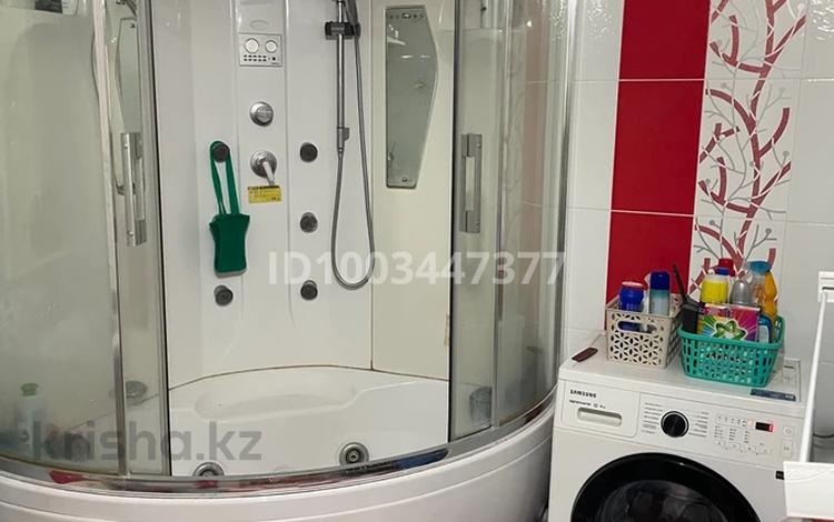 2-бөлмелі пәтер · 90 м² · 19/25 қабат, 15-ш/а. 69, бағасы: 18 000 ₸ в Актау, 15-й мкр — фото 2