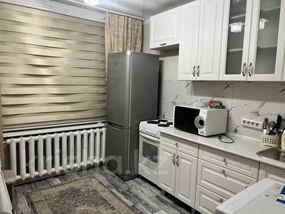 1-бөлмелі пәтер, 41 м², 1/10 қабат тәулігіне, Герцена 52, бағасы: 12 000 〒 в Семее