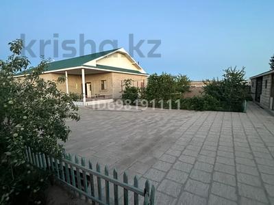 Отдельный дом · 4 комнаты · 200 м² · 1000 сот., Шеркала 255 за 26 млн ₸ в Жанаозен