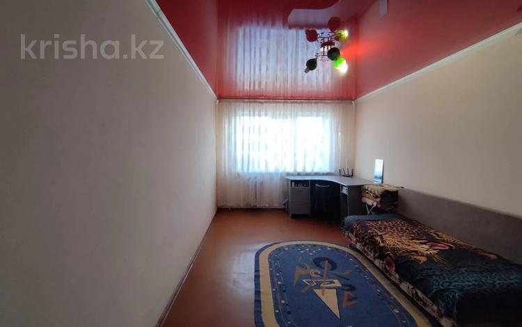3-комнатная квартира, 63.7 м², 4/5 этаж, проспект Мира за 14.5 млн 〒 в Темиртау — фото 2