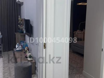 5-комнатная квартира · 200 м² · 9/9 этаж, 17-й мкр 104 за 120 млн ₸ в Актау