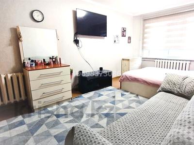 2-комнатная квартира · 42 м² · 1/5 этаж, Майкудук, Майкудук, 12й микрорайон 42 за 9.4 млн ₸ в Караганде, Алихана Бокейханова р-н