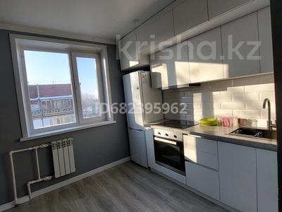 1-комнатная квартира, 34 м², 9/9 этаж помесячно, Камзина 64 за 160 000 〒 в Павлодаре