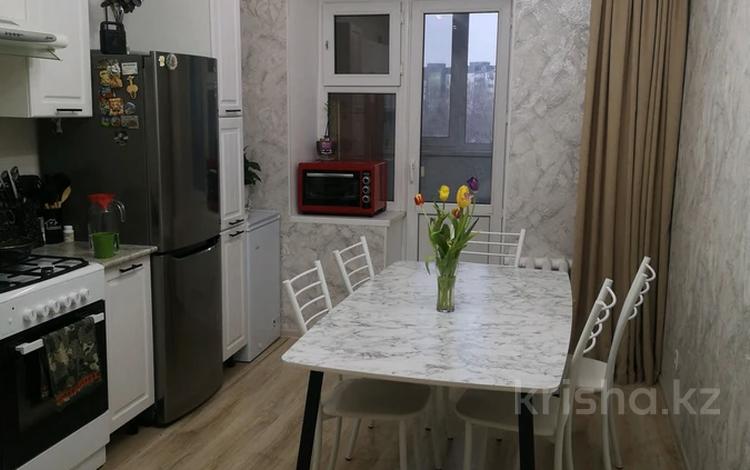3-бөлмелі пәтер · 85 м² · 5/10 қабат, Жамбыла 40/1, бағасы: ~ 28 млн ₸ в Уральске — фото 2