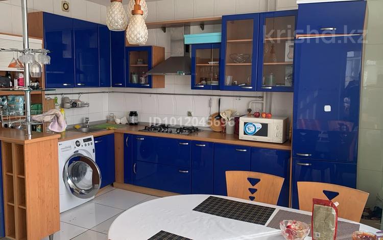2-бөлмелі пәтер · 83.5 м² · 8/9 қабат, просп. Каныша Сатпаева 48В — ТРЦ Ардагер Рубин, бағасы: 28 млн ₸ в Атырау, мкр Авангард-2 — фото 2