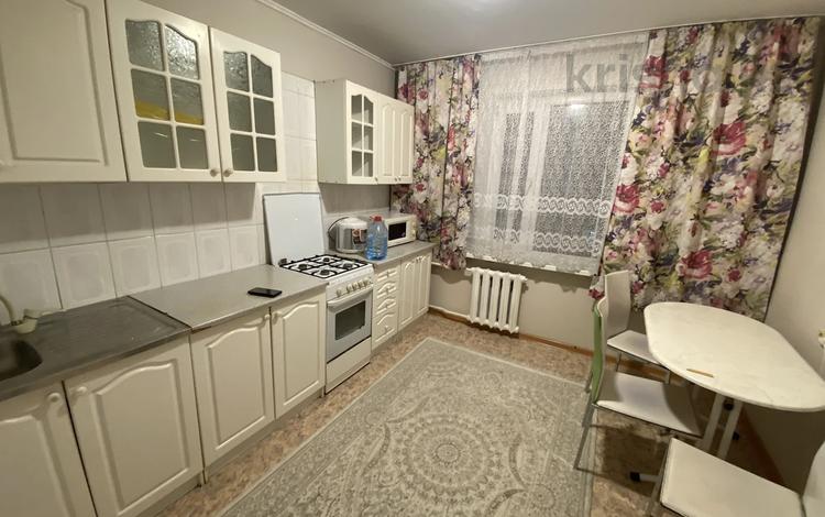 2-комнатная квартира, 50 м², 5/5 этаж помесячно, мкр Аксай-4 76 — Саина