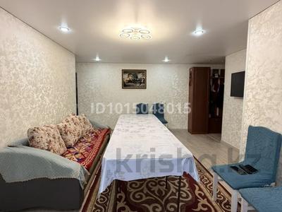 3-комнатная квартира · 56 м² · 1/5 этаж, Майкудук, 12й микрорайон 29 за 15 млн ₸ в Караганде, Алихана Бокейханова р-н