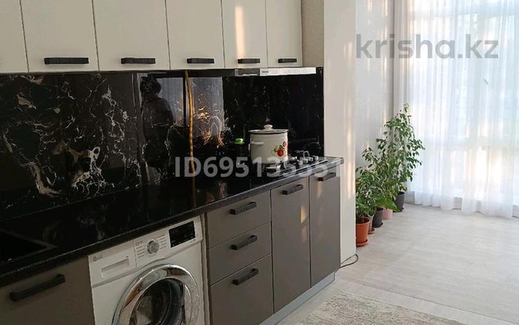 3-бөлмелі пәтер · 75 м² · 2/5 қабат, 14-й мкр 36 — Школа садик, бағасы: 26 млн ₸ в Актау — фото 15