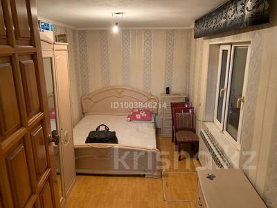 3-комнатная квартира · 60 м² · 1/5 этаж, 12-й микрорайон, 12-й микрорайон 215 а — 12 мкр Уалиханова 215 А за 19.5 млн 〒 в Шымкенте, Енбекшинский р-н