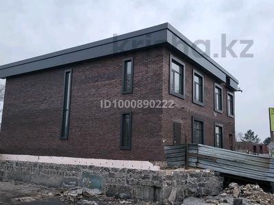 Отдельный дом · 4 комнаты · 220 м² · 2 сот., мкр Юго-Восток — Бухар Жирау / Гончарная за 50 млн 〒 в Караганде, Казыбек би р-н