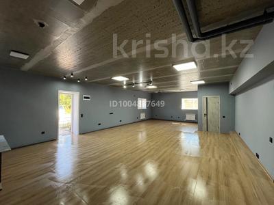 Свободное назначение, офисы, магазины и бутики, общепит, салоны красоты, фитнес и спорт, медцентры и аптеки, образование, конференц-залы, кабинеты и рабочие места, студии · 100 м² за 350 000 〒 в Кокшетау