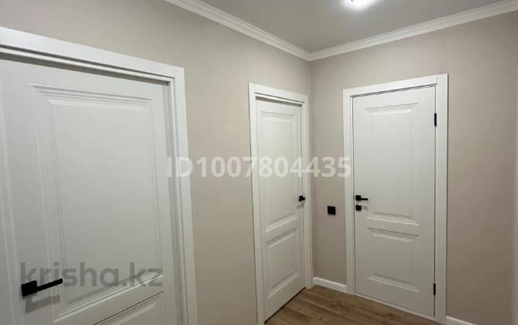 2-комнатная квартира · 56.1 м² · 3/9 этаж, улица Самал — 10 мкр, ГЭН, новый Спорт комплекс Жайык Арена более 16 видов спорта баскетбол, волейбол, бокс, борьба, дзюдо, стрельба из лука, стрельба из пневматики, скалолазание теннис, футзал, большой бассейн, тренажерный зал за ~ 24.5 млн 〒 в Уральске — фото 5