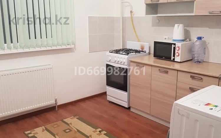 2-комнатная квартира, 61 м², 4/5 этаж помесячно, 17-й мкр 79