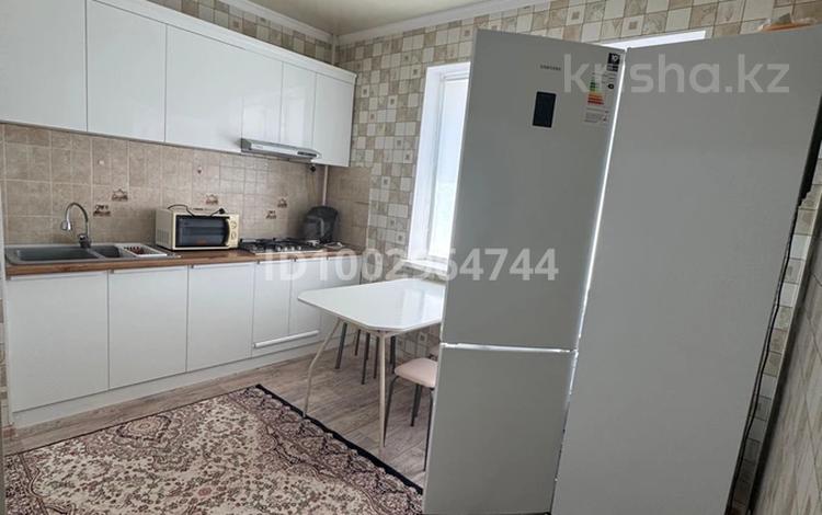 2-бөлмелі пәтер · 59 м² · 3/5 қабат, 17-ш/а. 93, бағасы: 170 000 ₸ в Актау, 17-й мкр — фото 2