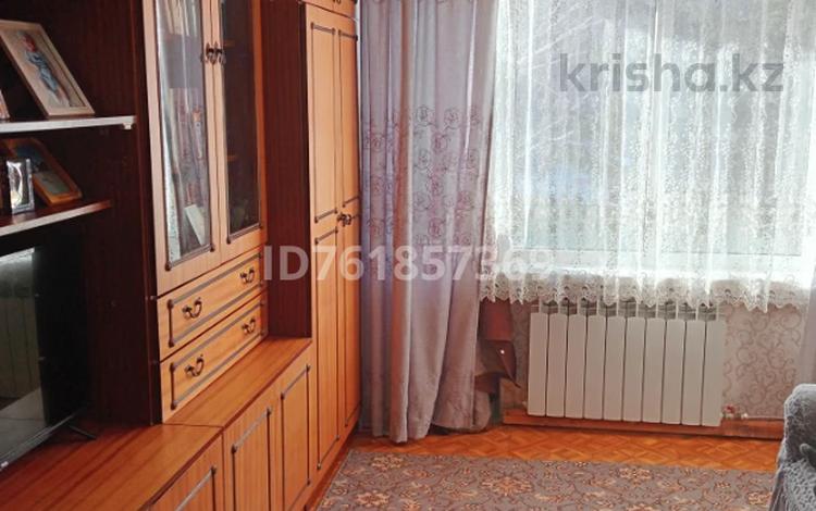 3-комнатная квартира · 50.7 м² · 2/5 этаж, проспект Абая 76 — Маг. Маяк за 9.8 млн 〒 в Риддере — фото 6