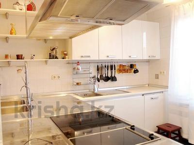 Аренда квартир в Алматы: 5-комнатная квартира · 160 м² · 7/9 этаж, Достык (Ленина) 12 — Казыбек би (Советская) за 800 000 〒 5-комнатная квартира · 160 м² · 7/9 этаж, Достык (Ленина) 12 — Казыбек би (Советская) за 800 000 〒 в Алматы, Медеуский р-н
