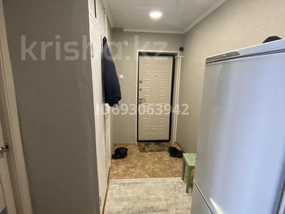 2-бөлмелі пәтер, 54 м², 5/5 қабат, Энтузиастов 17/2, бағасы: 18.5 млн 〒 в Усть-Каменогорске, Ульбинский