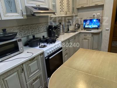 3-комнатная квартира · 63 м² · 8/9 этаж, Сатпаева 253 — Остановка ТОЦ за 220 000 〒 в Павлодаре