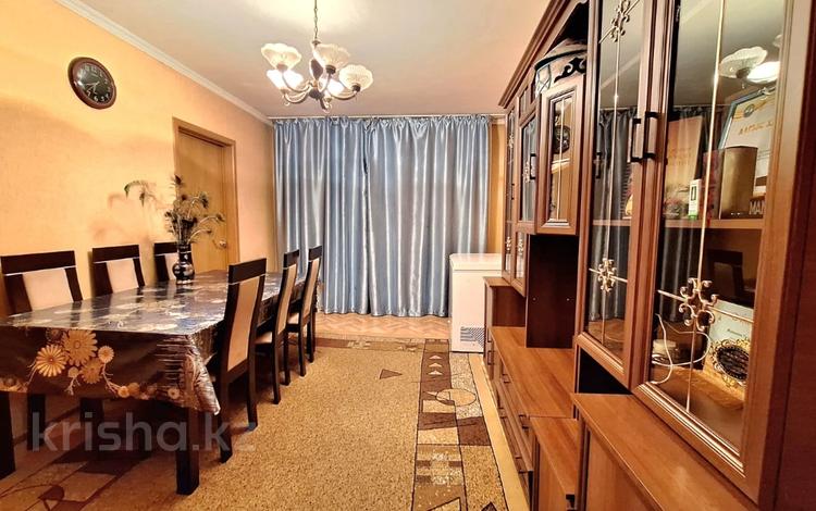 4-комнатная квартира · 61.62 м² · 1/5 этаж, Майкудук, 16й микрорайон за 13.5 млн ₸ в Караганде, Алихана Бокейханова р-н — фото 2