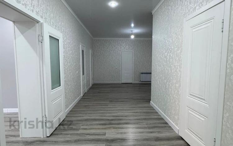 3-комнатная квартира · 130 м² · 4/5 этаж, мкр. Алтын орда за 41.5 млн ₸ в Актобе — фото 2