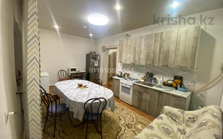 Отдельный дом · 4 комнаты · 110 м² · 10 сот., мкр Михайловка , Москвина 20 — Пересечение улицы Сакена Сейфуллина и Москвина и Москвина за 40 млн ₸ в Караганде, Казыбек би р-н — фото 3