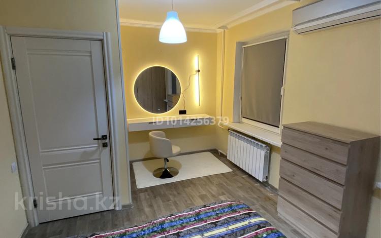 3-комнатная квартира · 55 м² · 1/4 этаж, Исаева — Толе би Байзакова за 360 000 ₸ в Алматы, Алмалинский р-н — фото 2