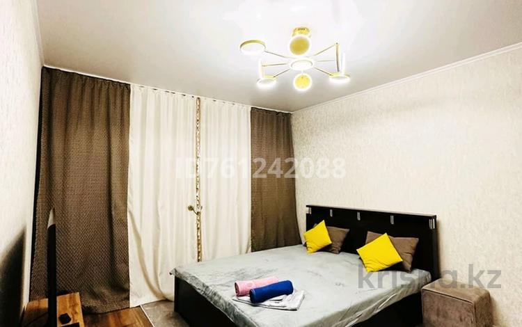 1-комнатная квартира · 45 м² · 5/9 этаж, мкр Аксай-1А, Мкр. Аксай — Райымбек Момышулы за 10 000 〒 в Алматы, Ауэзовский р-н — фото 2