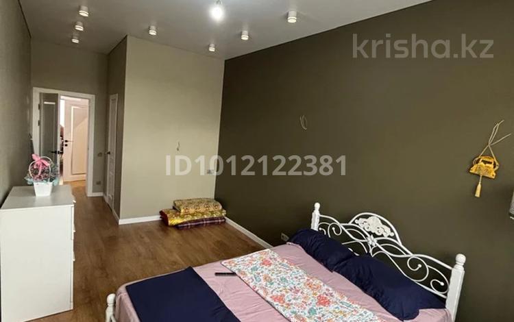 2-бөлмелі пәтер · 70 м² · 3/5 қабат, ул. Муканова 51/2, бағасы: 280 000 ₸ в Караганде — фото 2