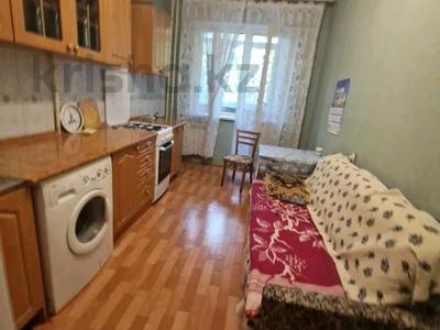 3-бөлмелі пәтер, 65 м², 3/5 қабат ай сайын, мкр Айнабулак-2 46, бағасы: 300 000 〒 в Алматы, Жетысуский р-н