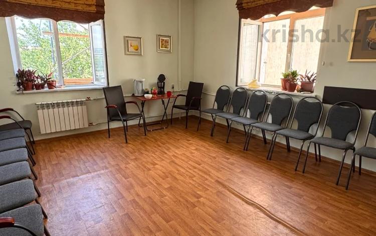 3-комнатная квартира · 76.5 м² · 3/3 этаж, Толе би 64 за 60 млн ₸ в Алматы, Медеуский р-н — фото 2