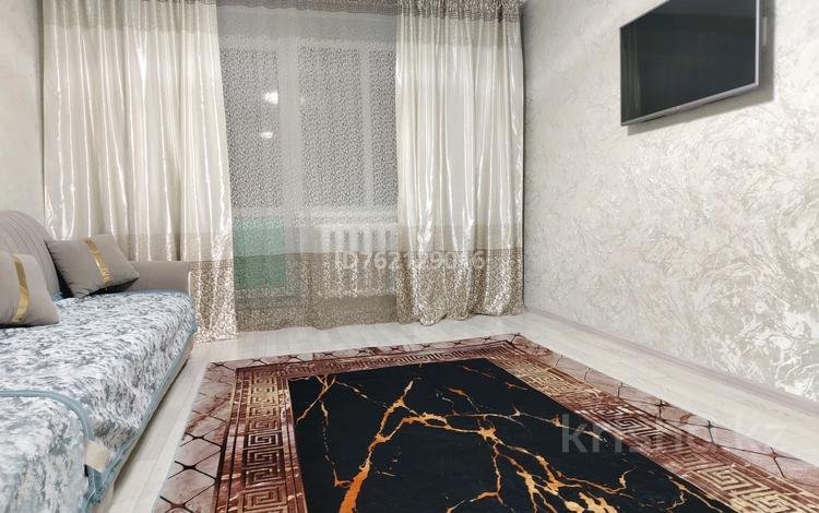 2-комнатная квартира · 51.4 м² · 1/5 этаж, Бульвар Абая — Квартира возле Кенсарай за 15 000 ₸ в  — фото 2